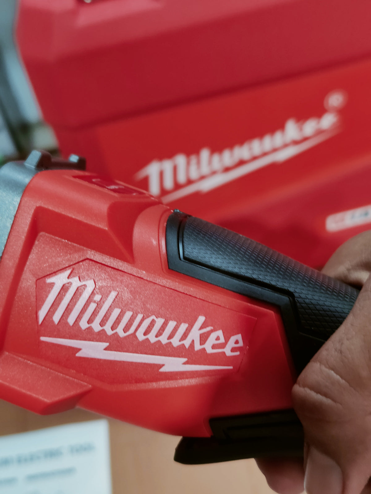 Milwaukee 2in 1 m18 Fuel Drill & Grinder 88V