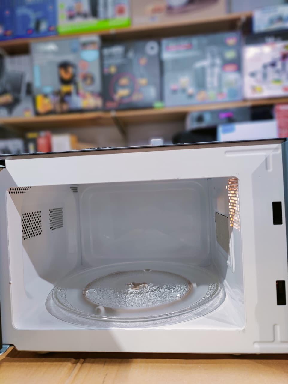 Swan Nordic Digital Microwave 20 Liter Capacity